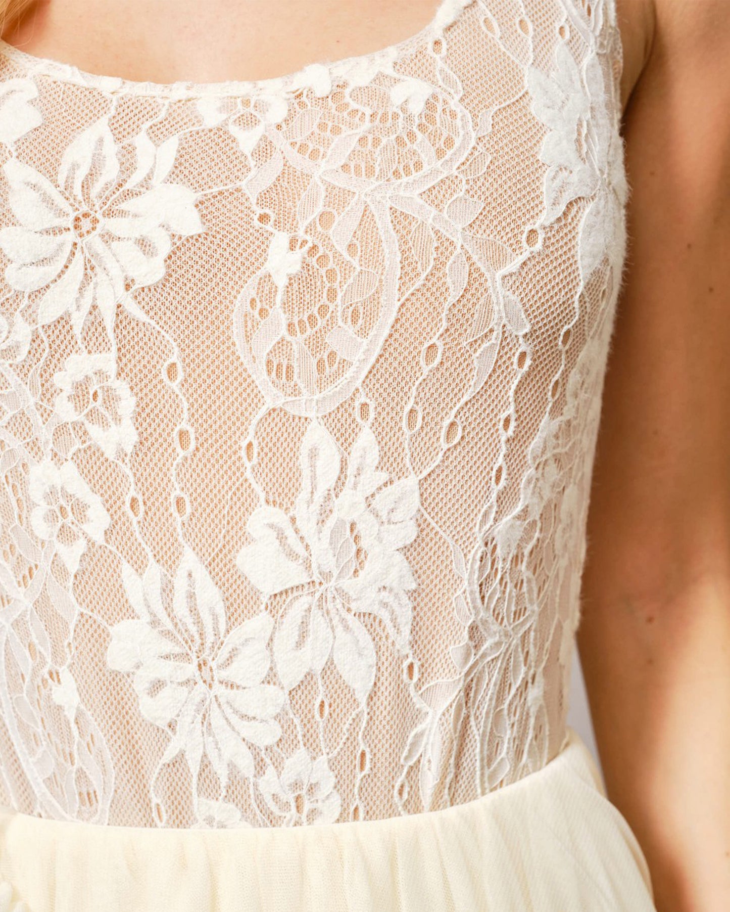 Women's Lace Scoop Neck Bodysuit