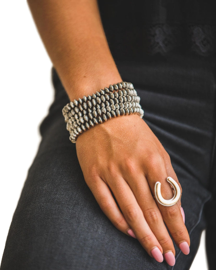 Women's 18K White Gold Plated Burnished 5 Disc Bead Stretch Bracelet Set - Wc-Br11Wg