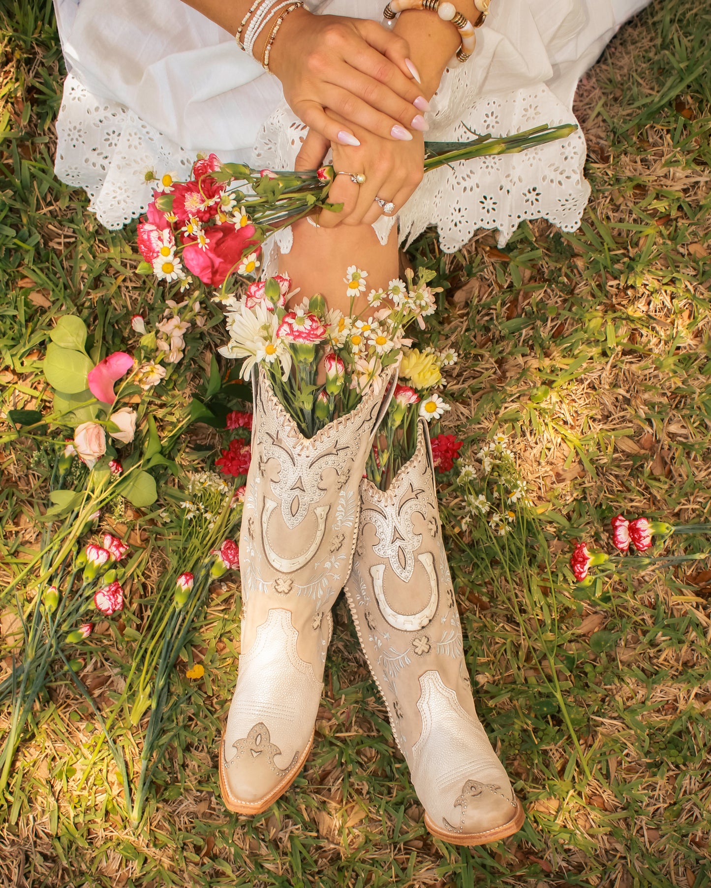 Women's Bone Horseshoe Overlay & Embroidery & Studs & Handwoven - A5069