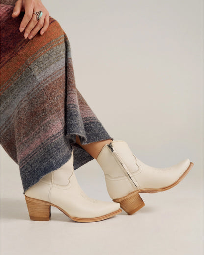 Tecovas Women's The Daisy in Bone Cowhide Western Booties