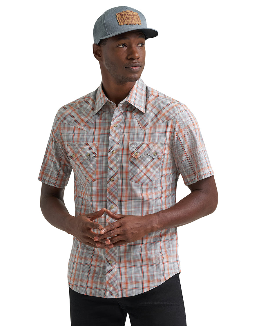 Men's Retro® Short Sleeve Shirt - Modern Fit - 112378935 by Wrangler from Skip’s Western Outfitters | WRA-112378935-L-REG