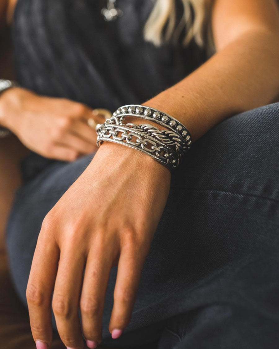 Women's 18K Gold Thick White Gold Burnished Dotted Bangle Bracelet - Wc-Br09G