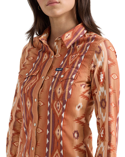 Women's Punchy Snap Top