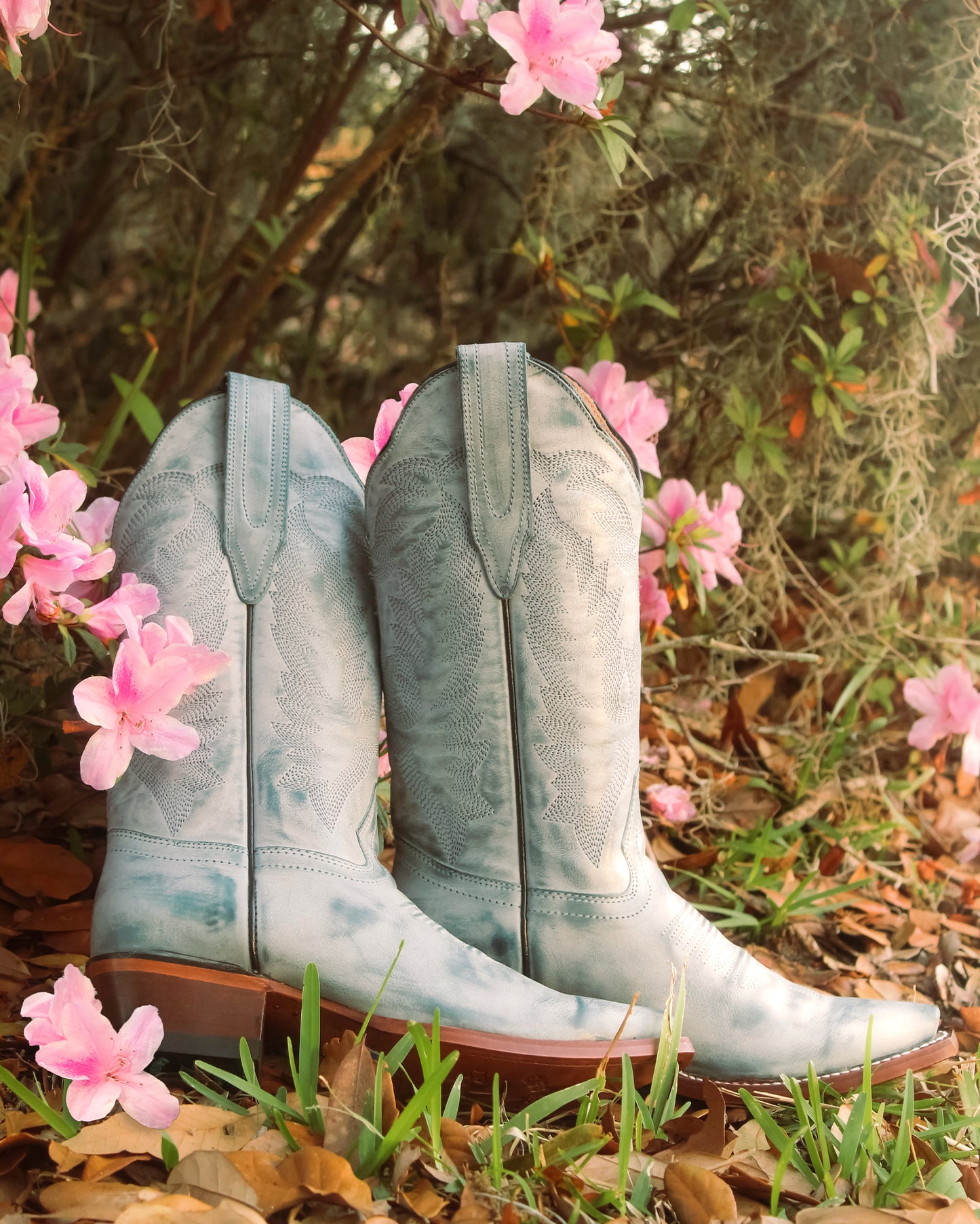 Women's Snip Toe Vintage Leather Western Boots - 34M3614